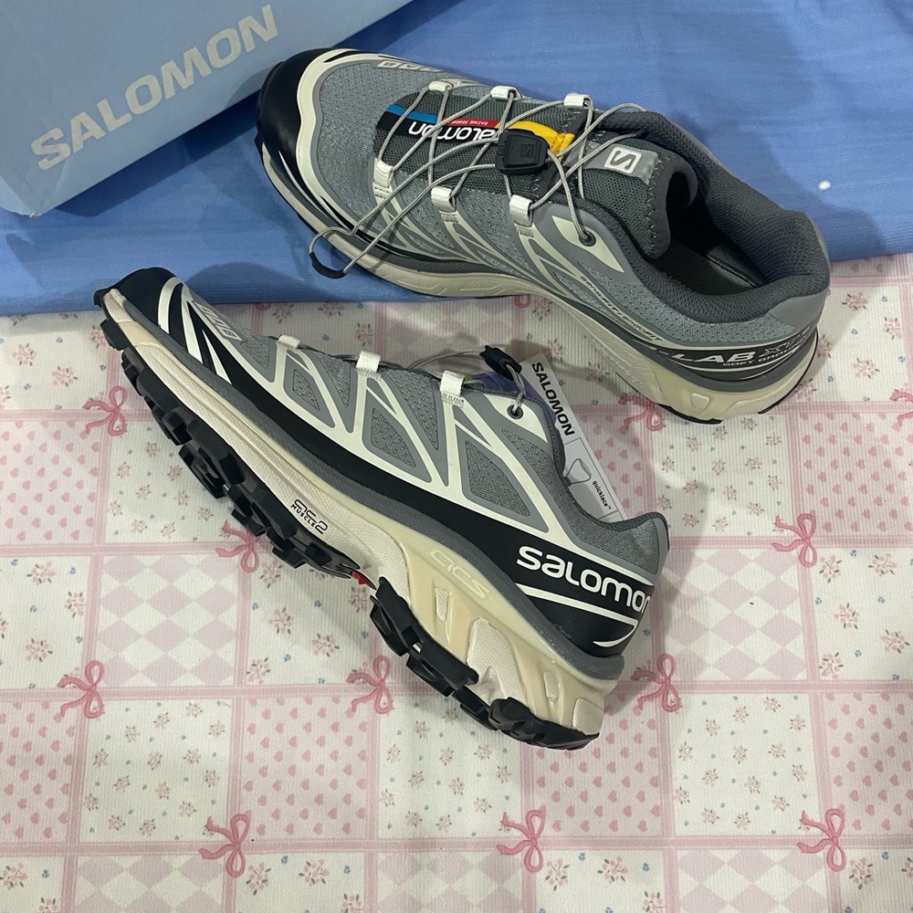 Salomon Grey and Cream Trail Running Shoes with Fastlace